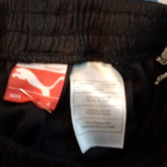 Essential  3:piece Adidas & Puma Bundle 2 SS  tees & 1 Shorts Sz 6 - Picture 5 of 10